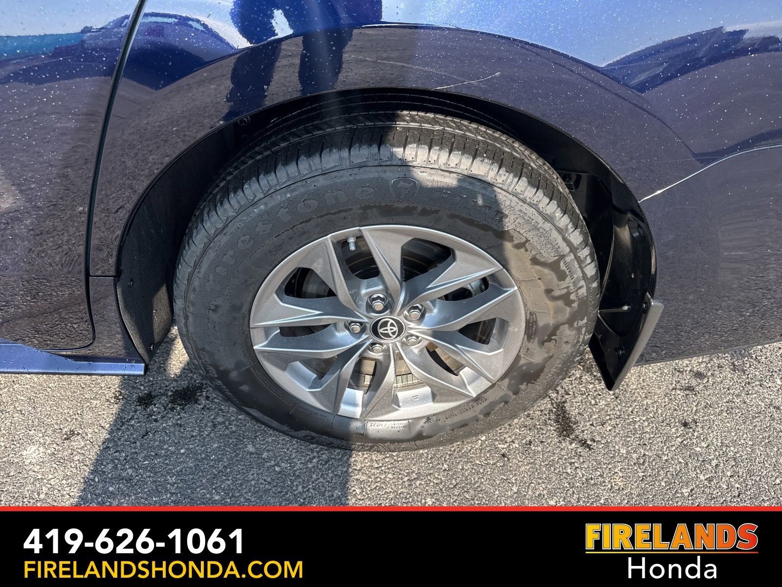 Used 2024 Toyota Sienna XLE image 11