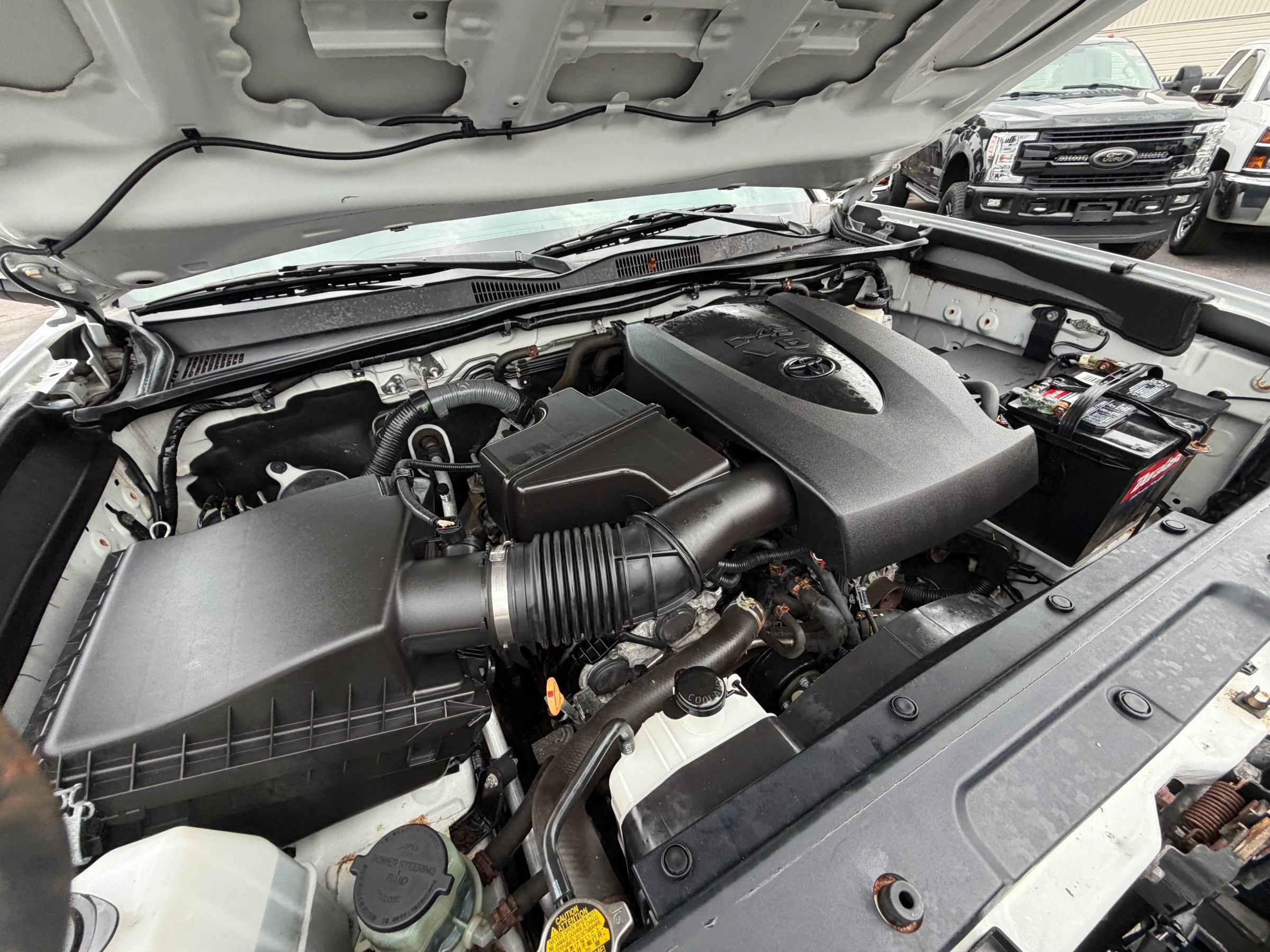 Used 2017 Toyota Tacoma SR AWD/4WD image 38