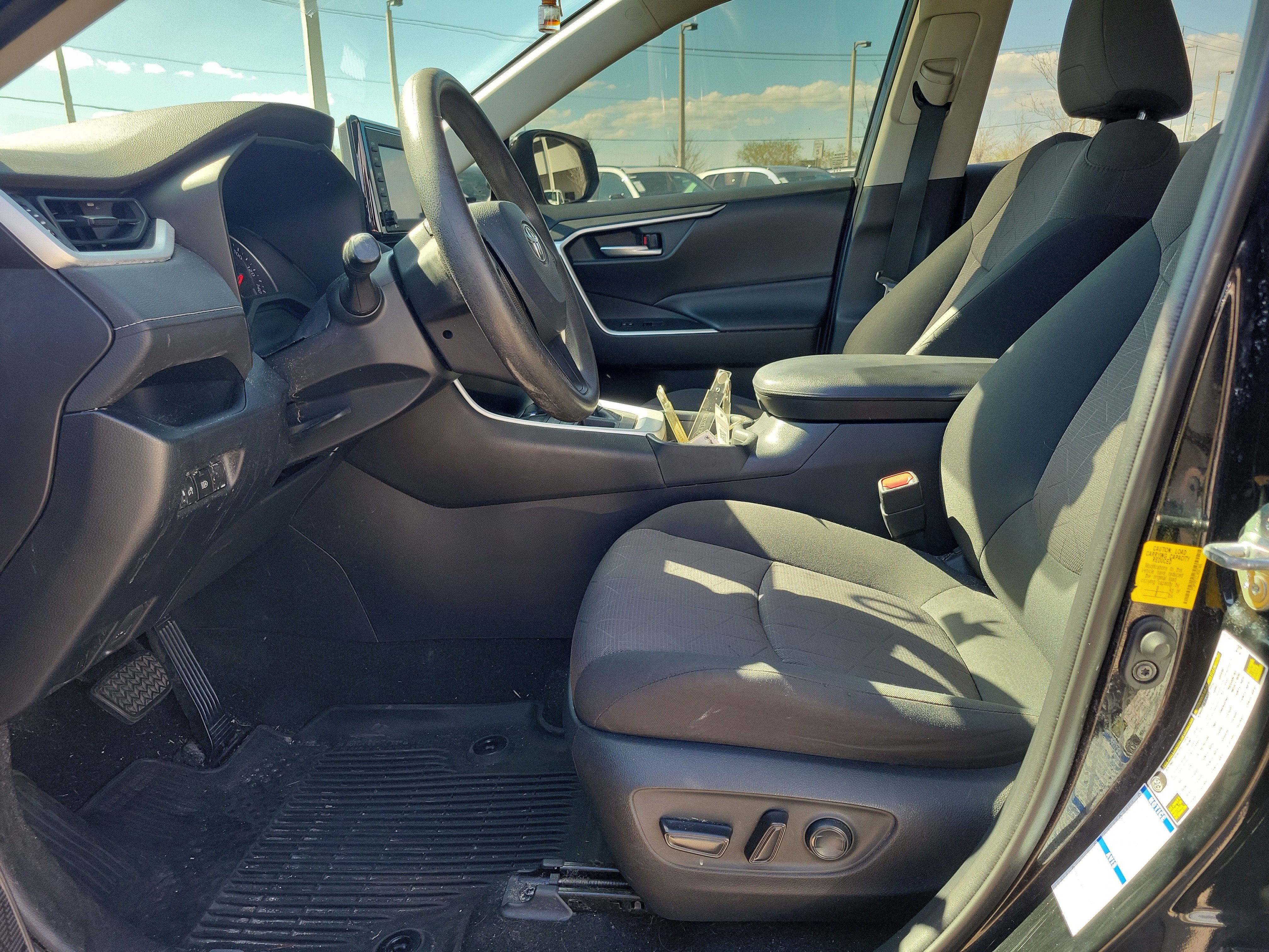 Used 2020 Toyota RAV4 XLE w/ All Weather Liner Package image 20