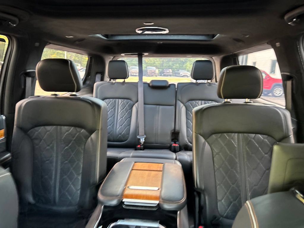 Used 2022 Jeep Grand Wagoneer Series III w/ Rear Seat Video Group 1 AWD/4WD image 47