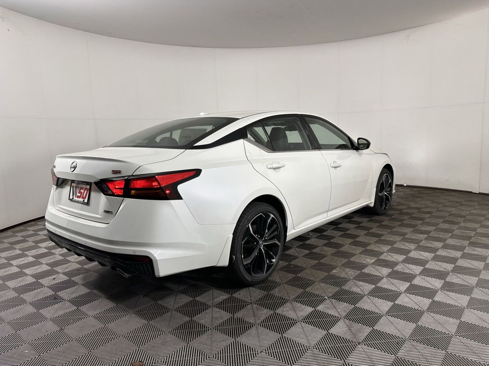 New 2025 Nissan Altima 2.5 SR w/ SR Premium Package image 43