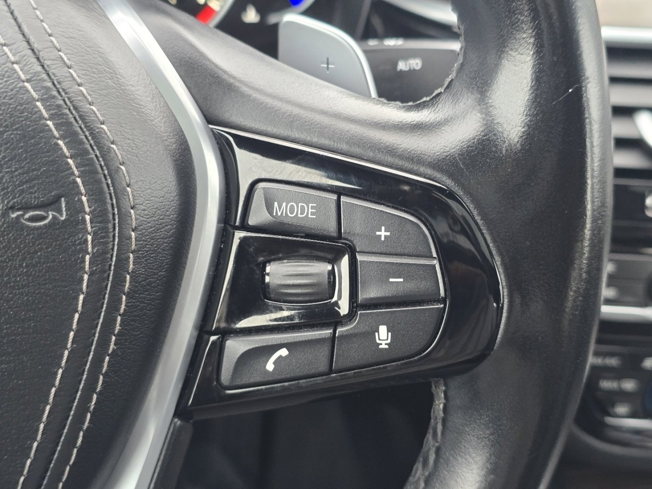 Used 2018 BMW 530i xDrive w/ Premium Package image 31