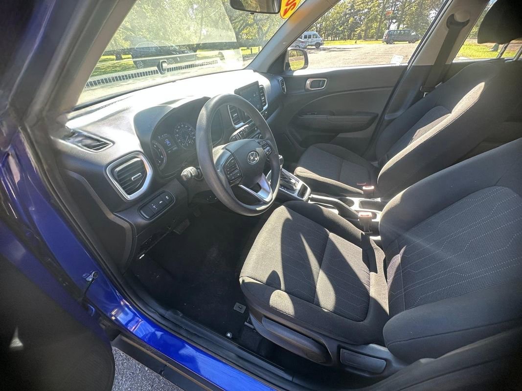 Used 2021 Hyundai Venue SE image 8