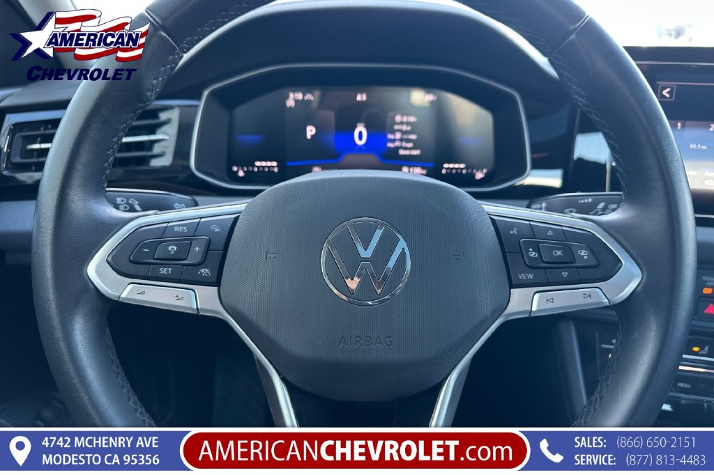 Used 2025 Volkswagen Jetta SE FWD image 30