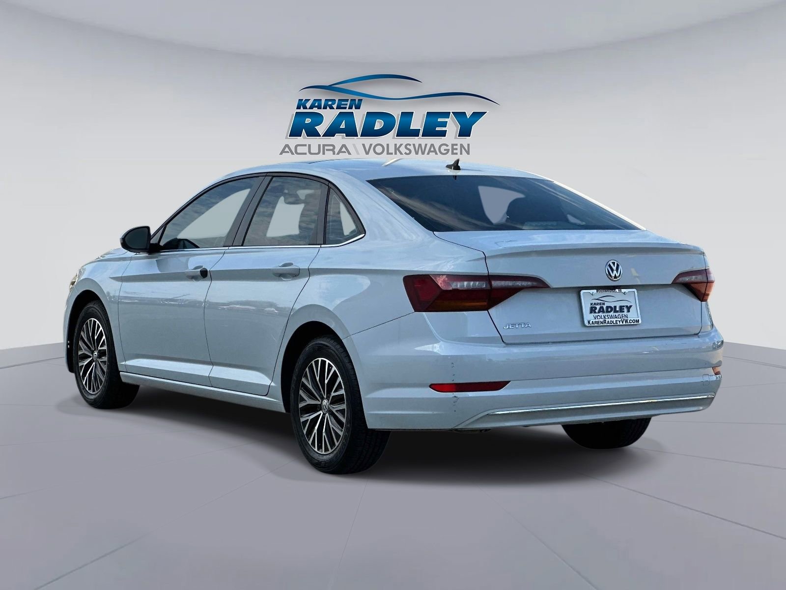 Used 2019 Volkswagen Jetta SE w/ Cold Weather Package FWD image 4