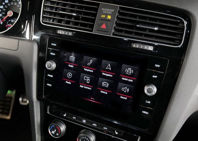 Used 2021 Volkswagen GTI SE image 19