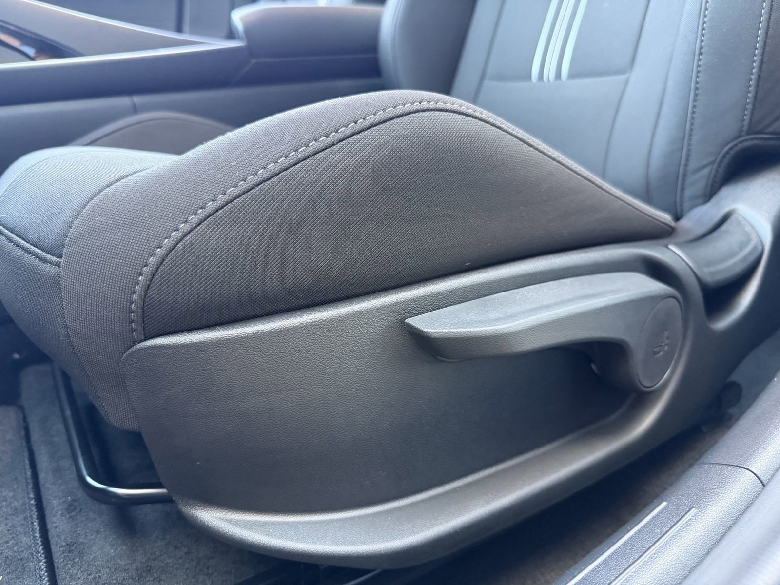 Certified 2025 Hyundai Elantra SEL FWD image 24