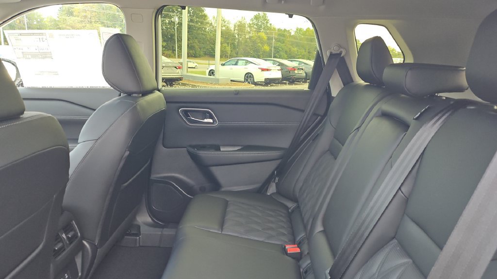 New 2026 Nissan Rogue Platinum AWD/4WD image 8