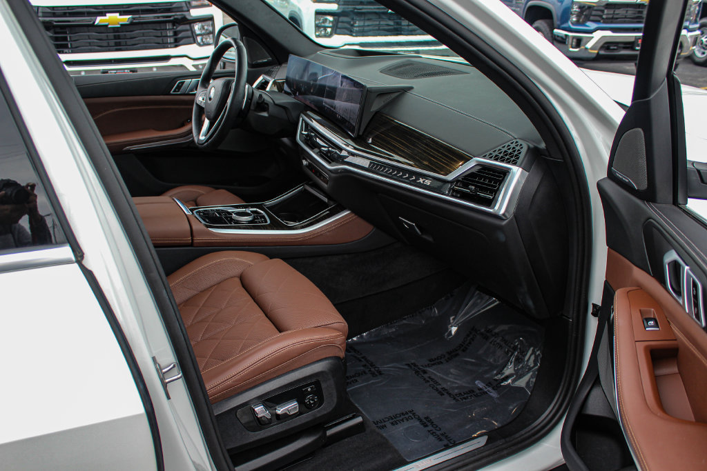 Used 2024 BMW X5 sDrive40i w/ Premium Package RWD image 29