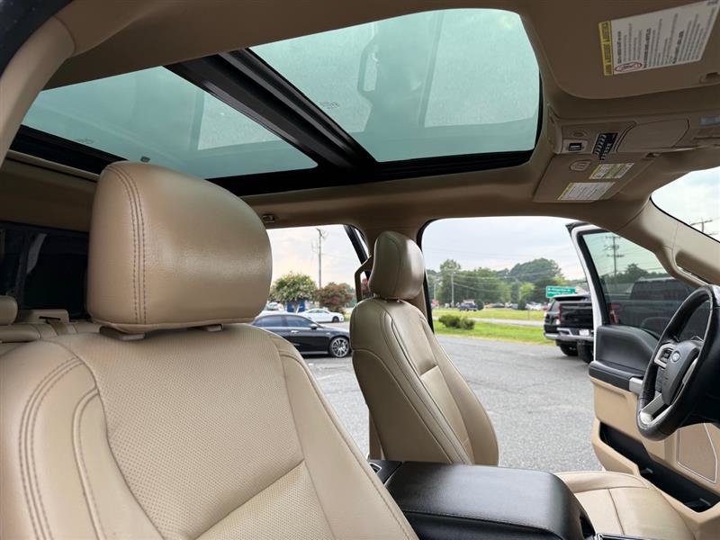 Used 2017 Ford F250 Lariat w/ Lariat Ultimate Package AWD/4WD image 14