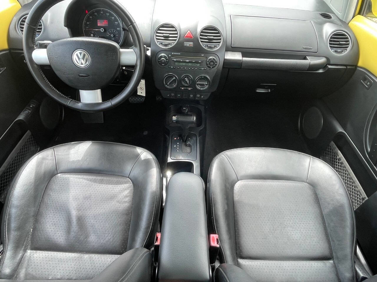 Used 2009 Volkswagen Beetle Coupe FWD image 22