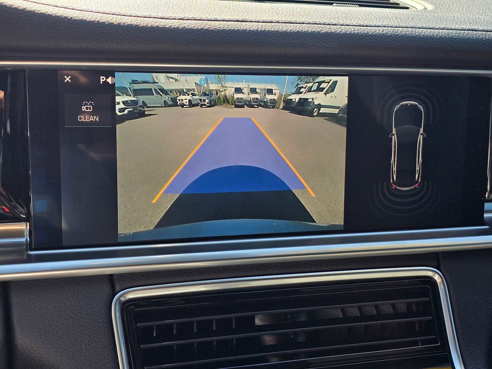 Used 2018 Porsche Panamera RWD image 32