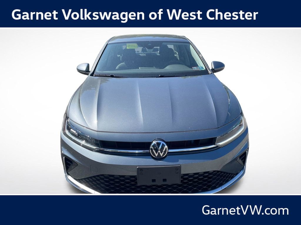 Certified 2025 Volkswagen Jetta SE w/ Black Wheel Package FWD image 8
