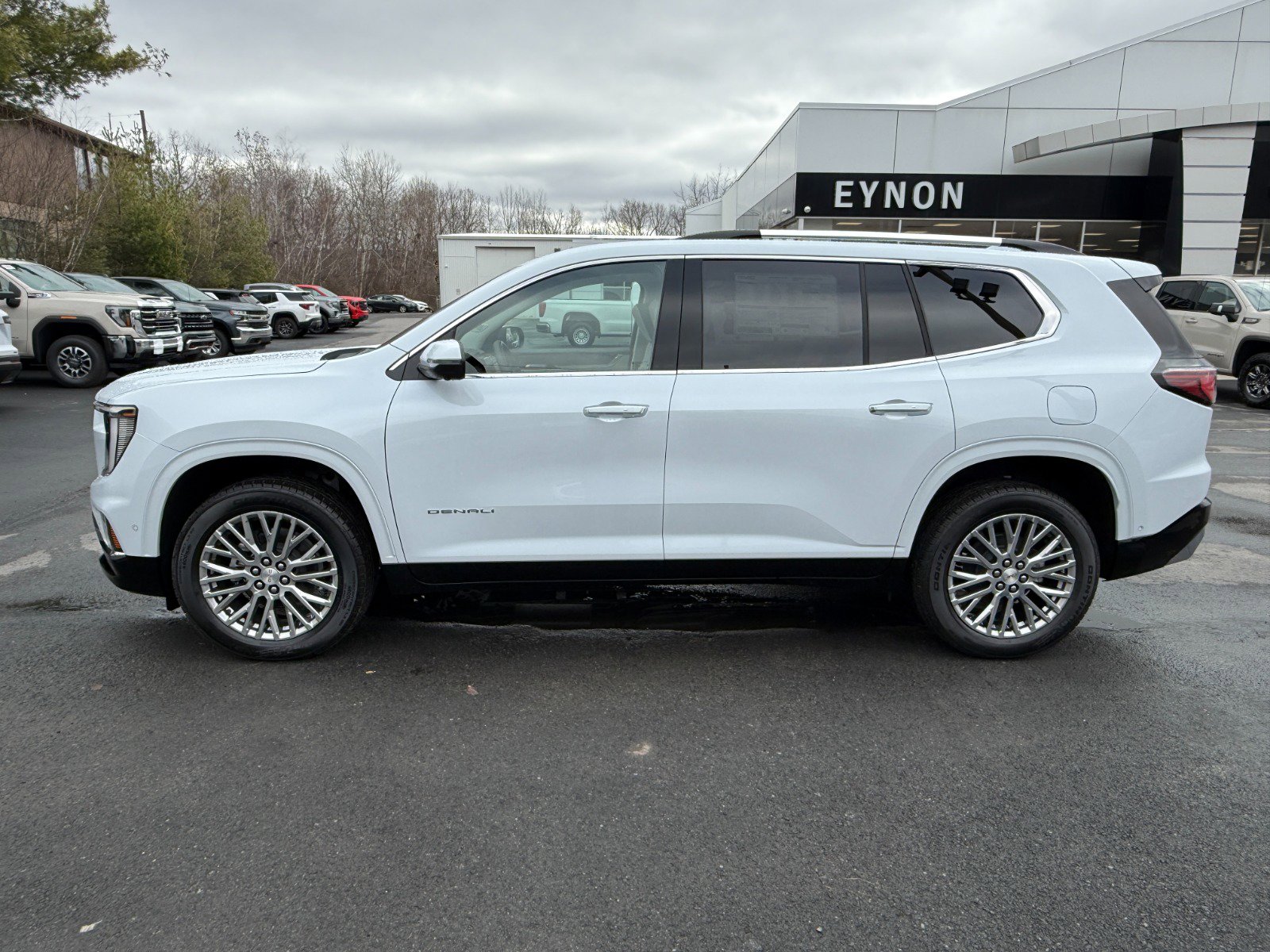 New 2026 GMC Acadia Denali w/ Super Cruise Package image 2