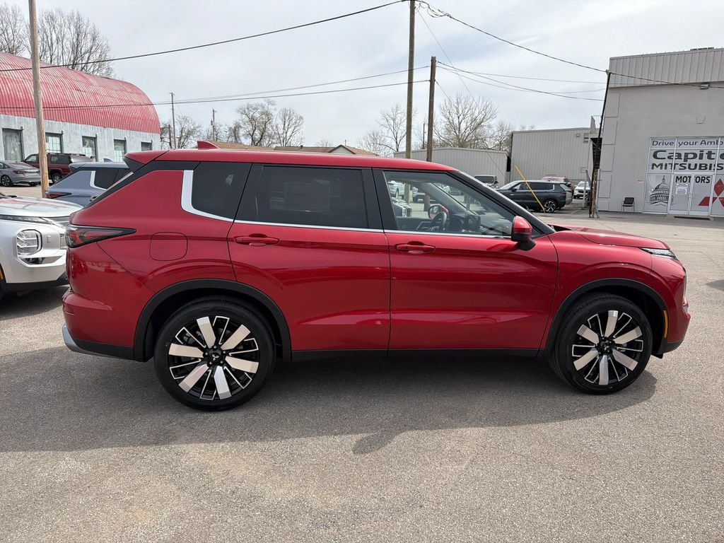 New 2026 Mitsubishi Outlander SE AWD/4WD image 3