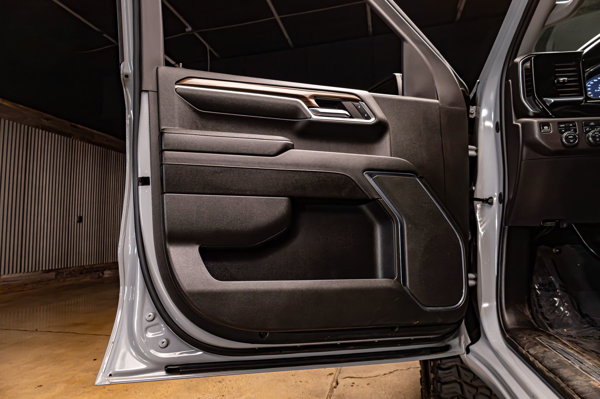 Used 2024 Chevrolet Silverado 1500 LT Trail Boss image 27