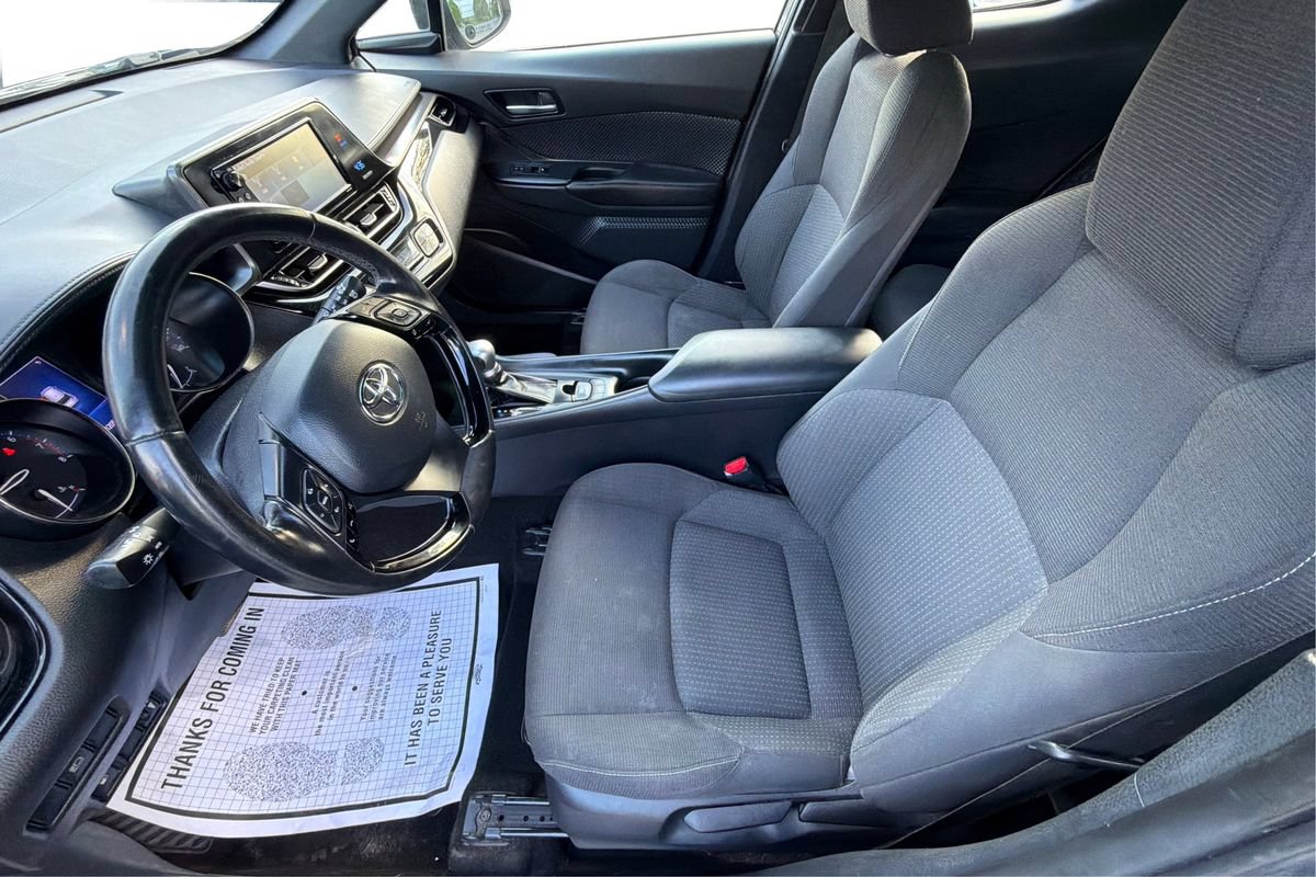 Used 2018 Toyota C-HR XLE FWD image 9