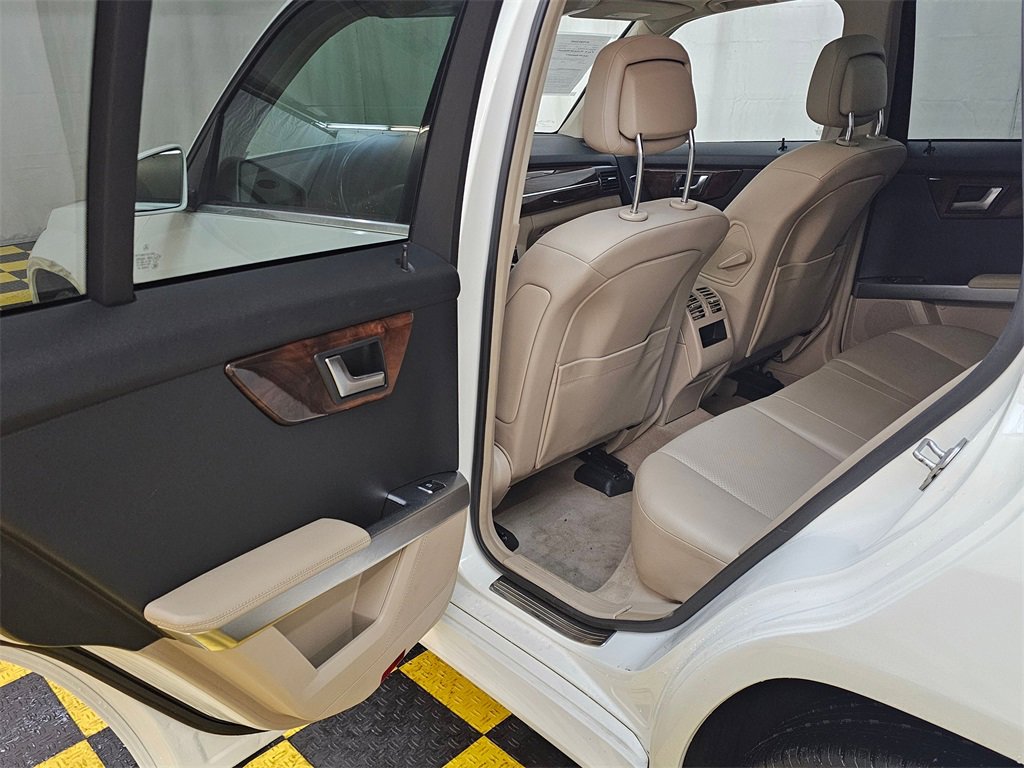 Used 2012 Mercedes-Benz GLK 350 4MATIC image 15