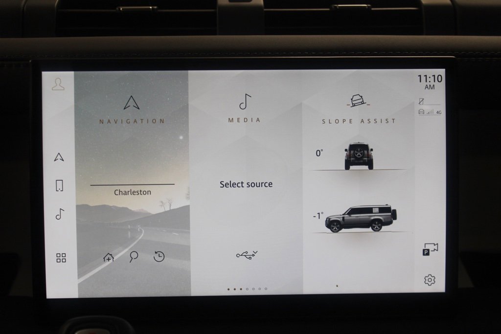 Used 2023 Land Rover Defender 130 SE image 29