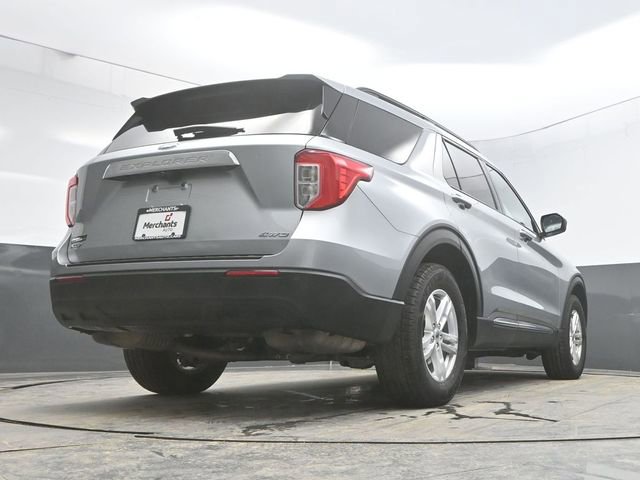 Used 2022 Ford Explorer XLT image 32
