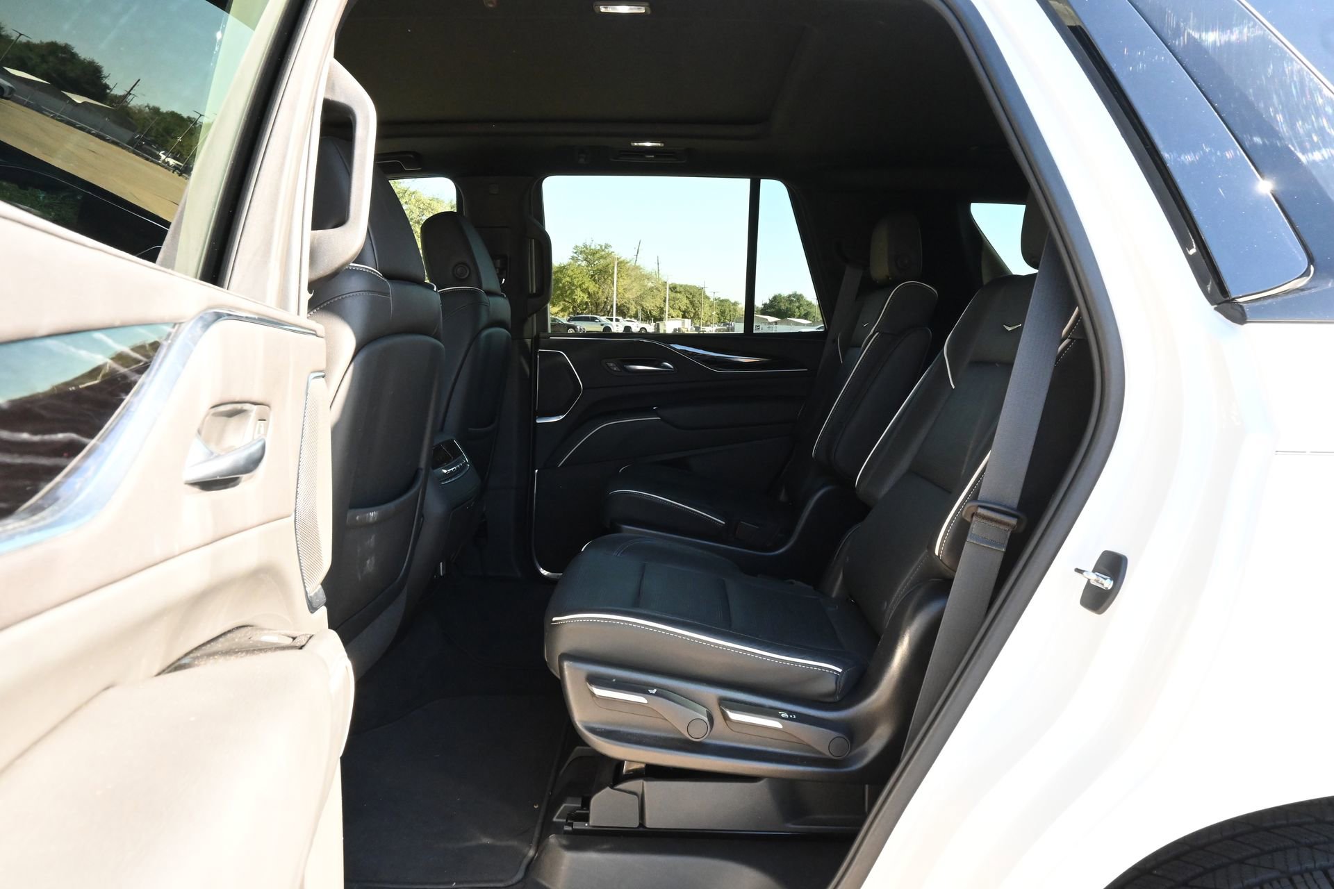 Used 2022 Cadillac Escalade Sport w/ Touring Package image 19