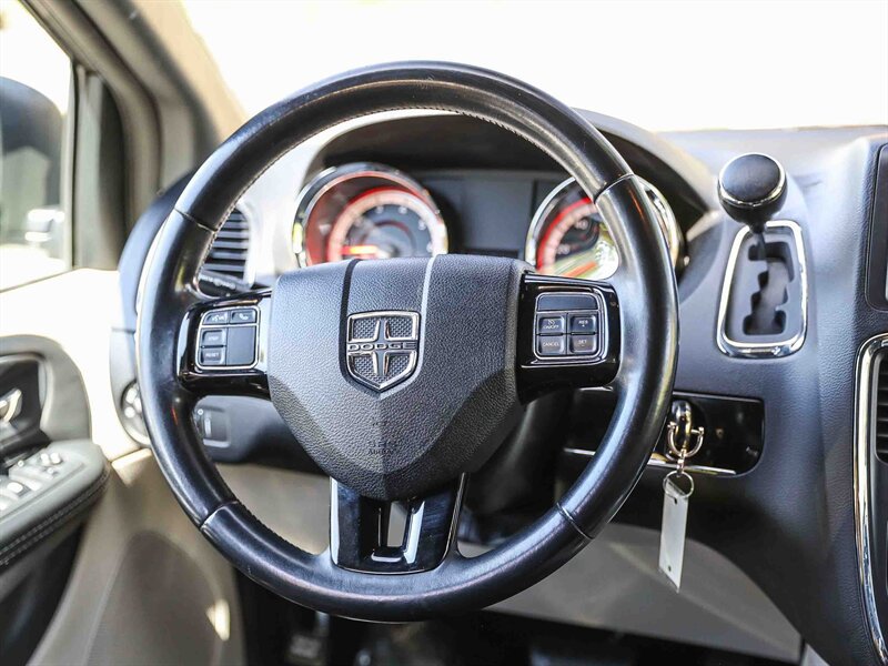 Used 2018 Dodge Grand Caravan SXT FWD image 20