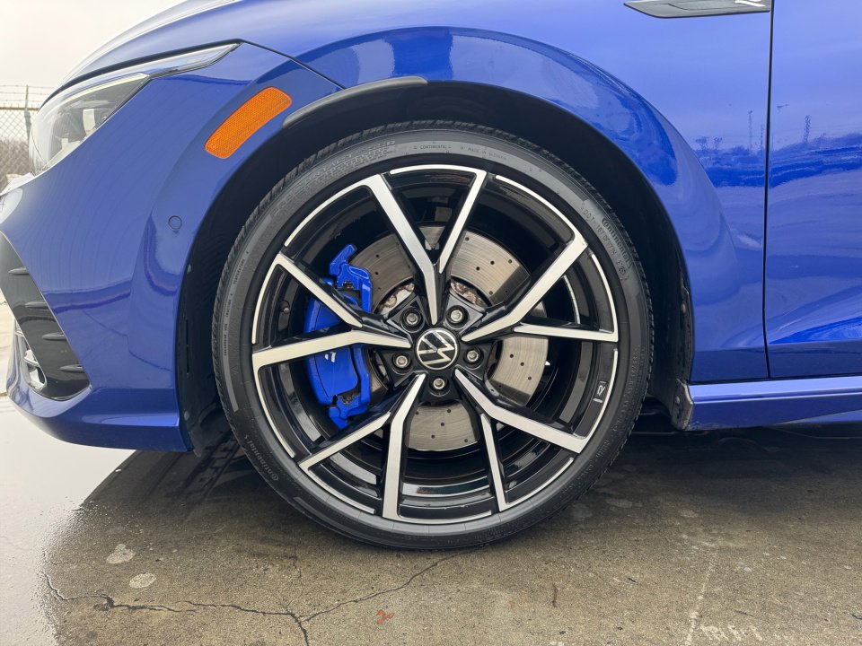 Used 2024 Volkswagen Golf R 2.0T image 31