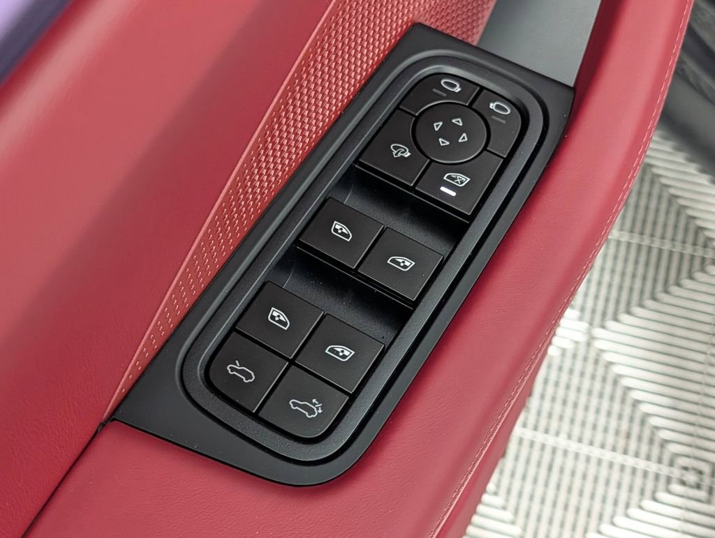 New 2026 Porsche Macan 4 Electric AWD/4WD image 28