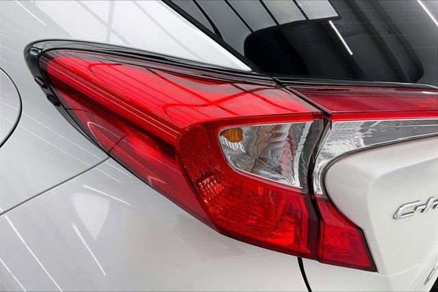 Used 2019 Toyota C-HR Limited image 30
