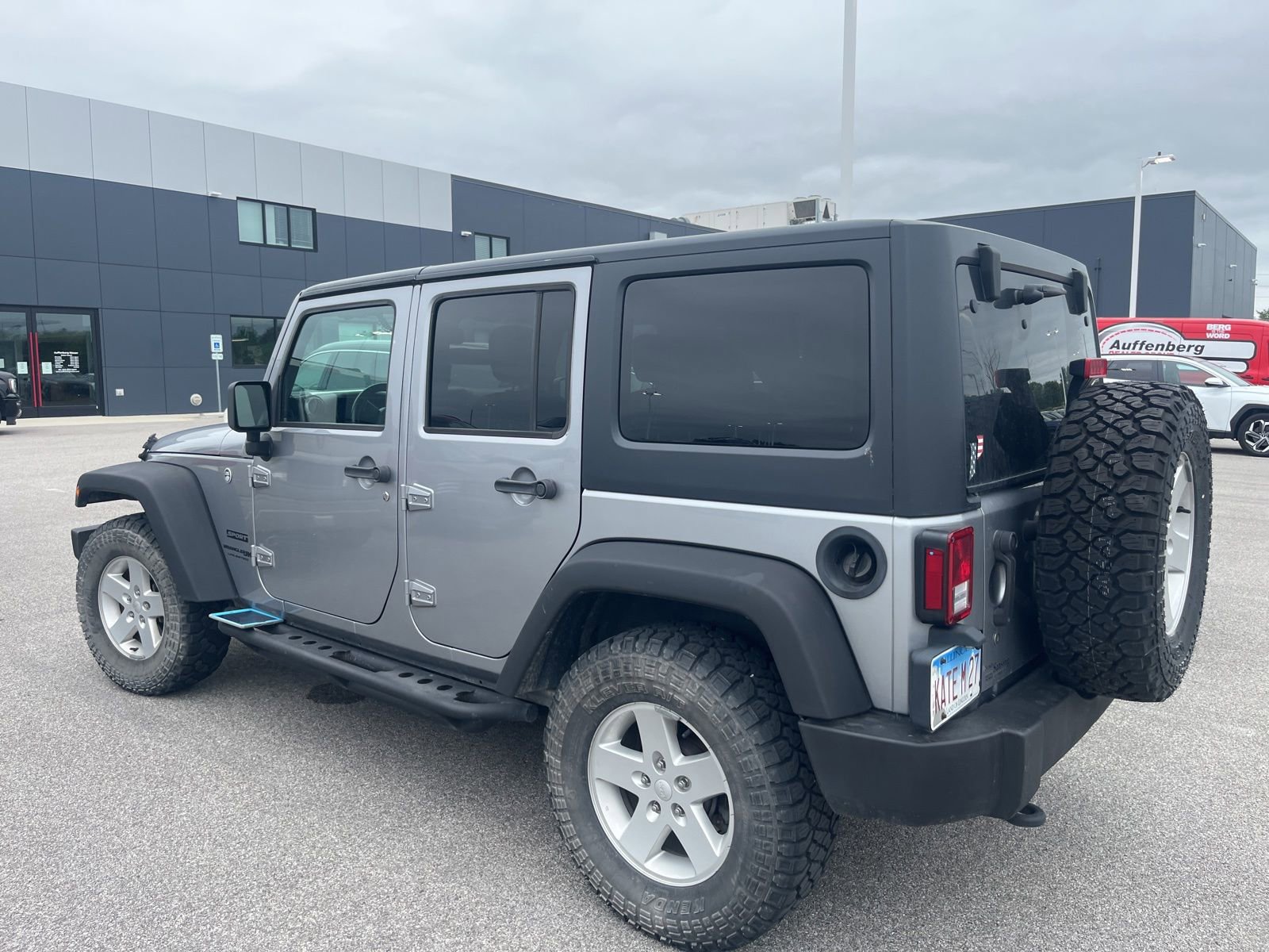 Used 2018 Jeep Wrangler Unlimited Sport S AWD/4WD image 2