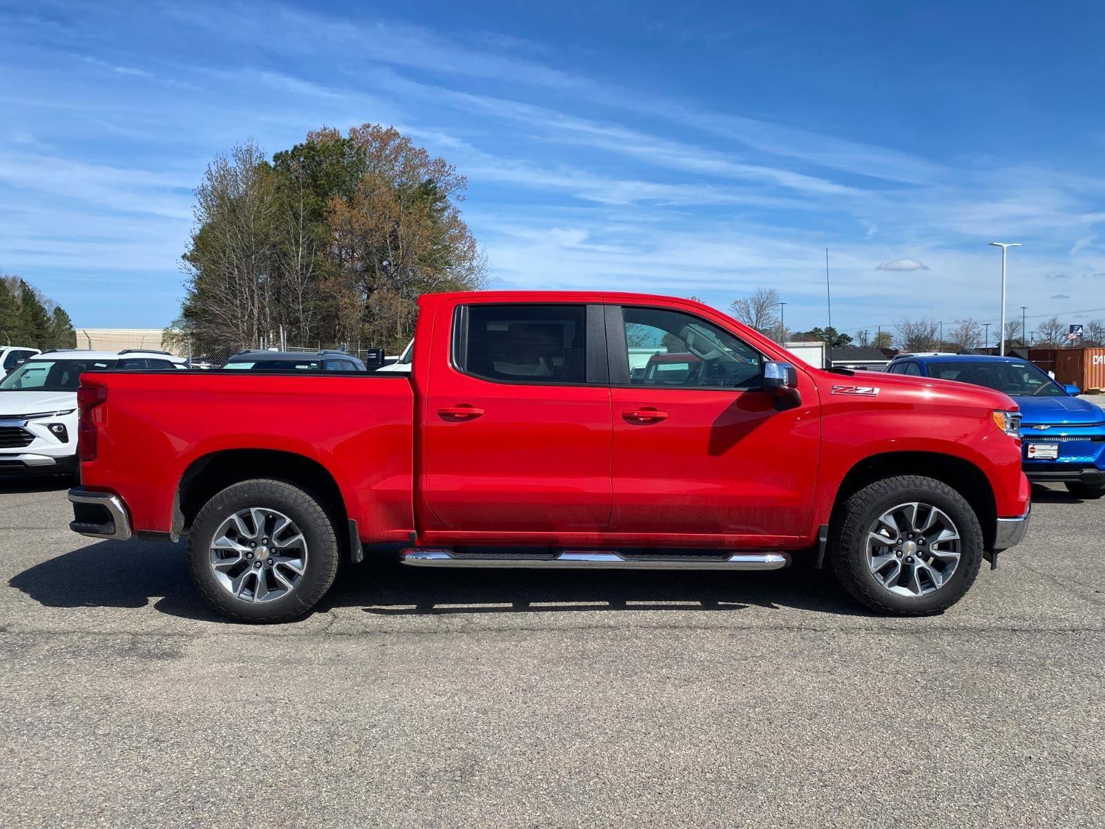 New 2026 Chevrolet Silverado 1500 LT w/ Z71 Off-Road Package AWD/4WD image 2