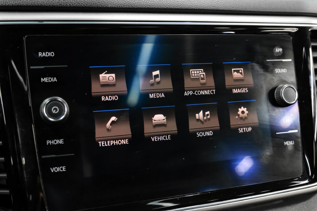 Used 2018 Volkswagen Atlas SEL FWD image 34