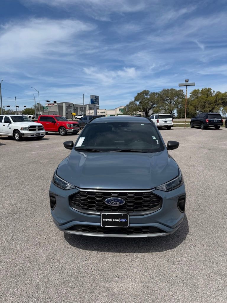 Used 2023 Ford Escape ST-Line image 1
