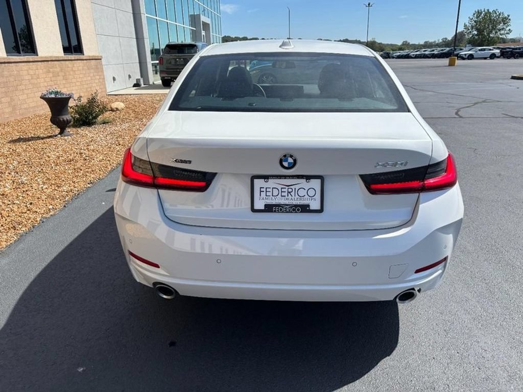 Used 2026 BMW 330i xDrive Sedan AWD/4WD image 4