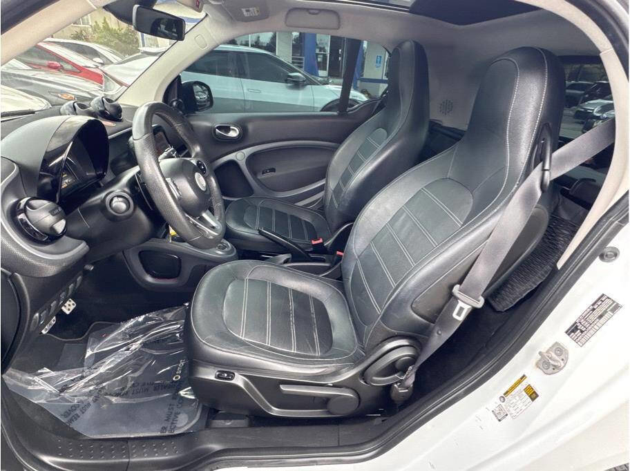 Used 2016 smart fortwo Prime image 7