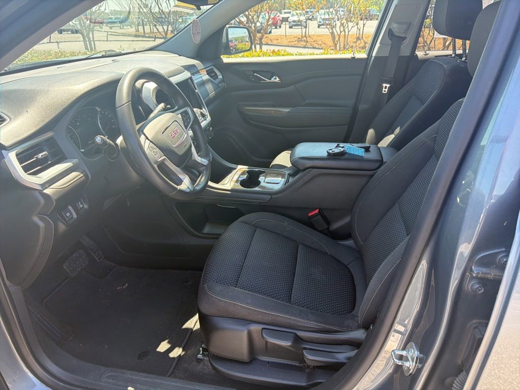 Used 2021 GMC Acadia SLE FWD image 2