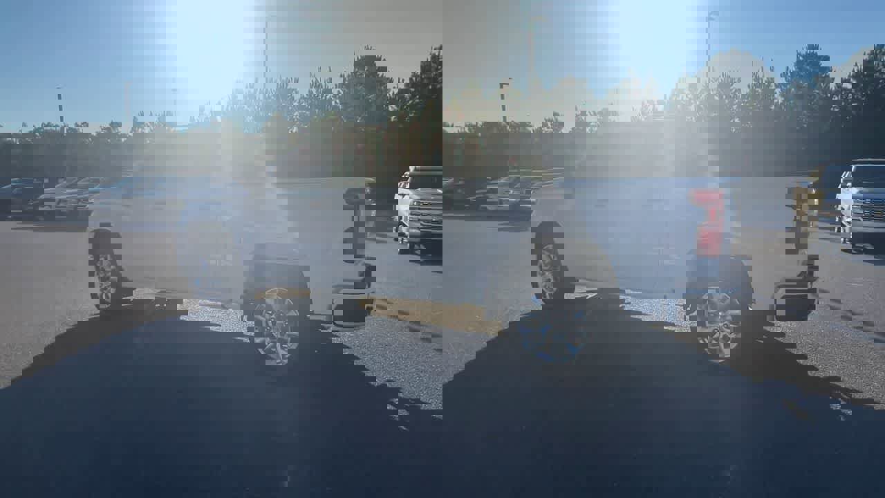 Used 2025 Chevrolet Silverado 1500 Custom image 6