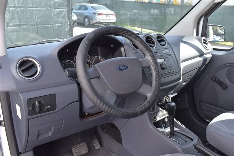 Used 2011 Ford Transit Connect XL FWD image 3