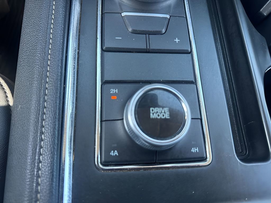 Used 2024 Ford Expedition Max XLT image 25