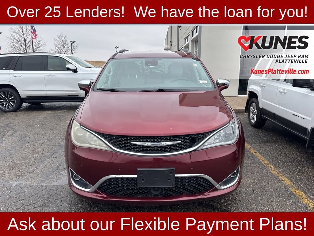 Used 2017 Chrysler Pacifica Limited w/ UConnect Theater Package FWD image 2