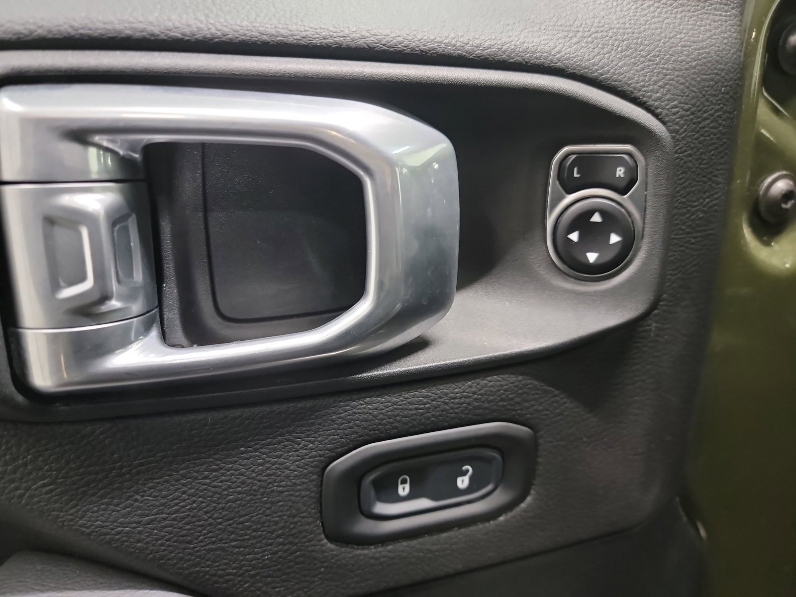 Used 2021 Jeep Wrangler Rubicon image 14