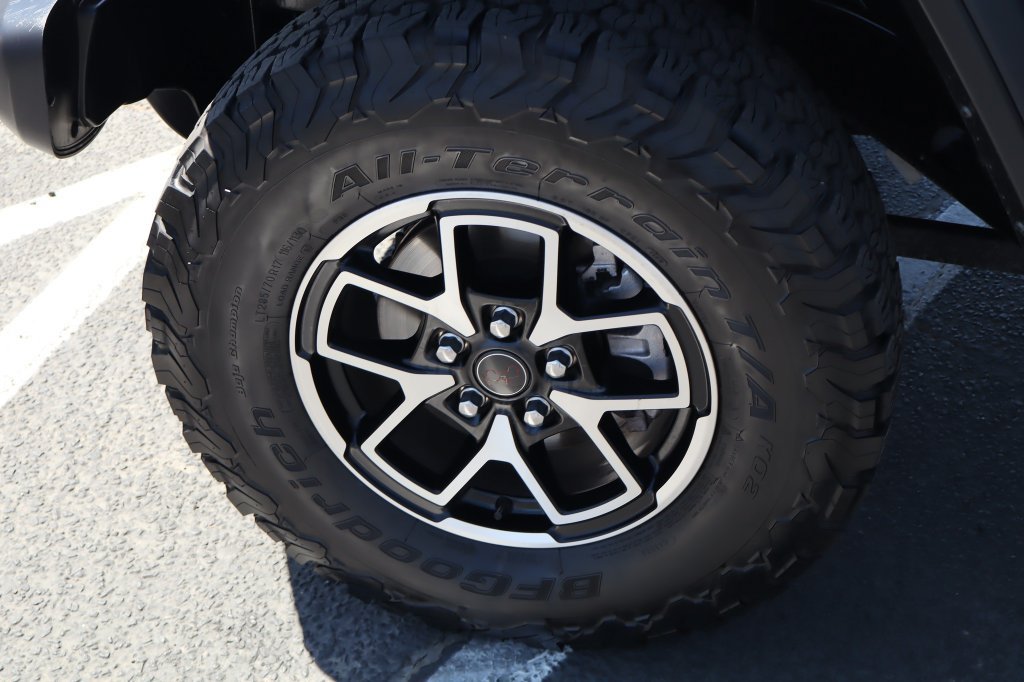 Certified 2025 Jeep Wrangler Unlimited Rubicon AWD/4WD image 14