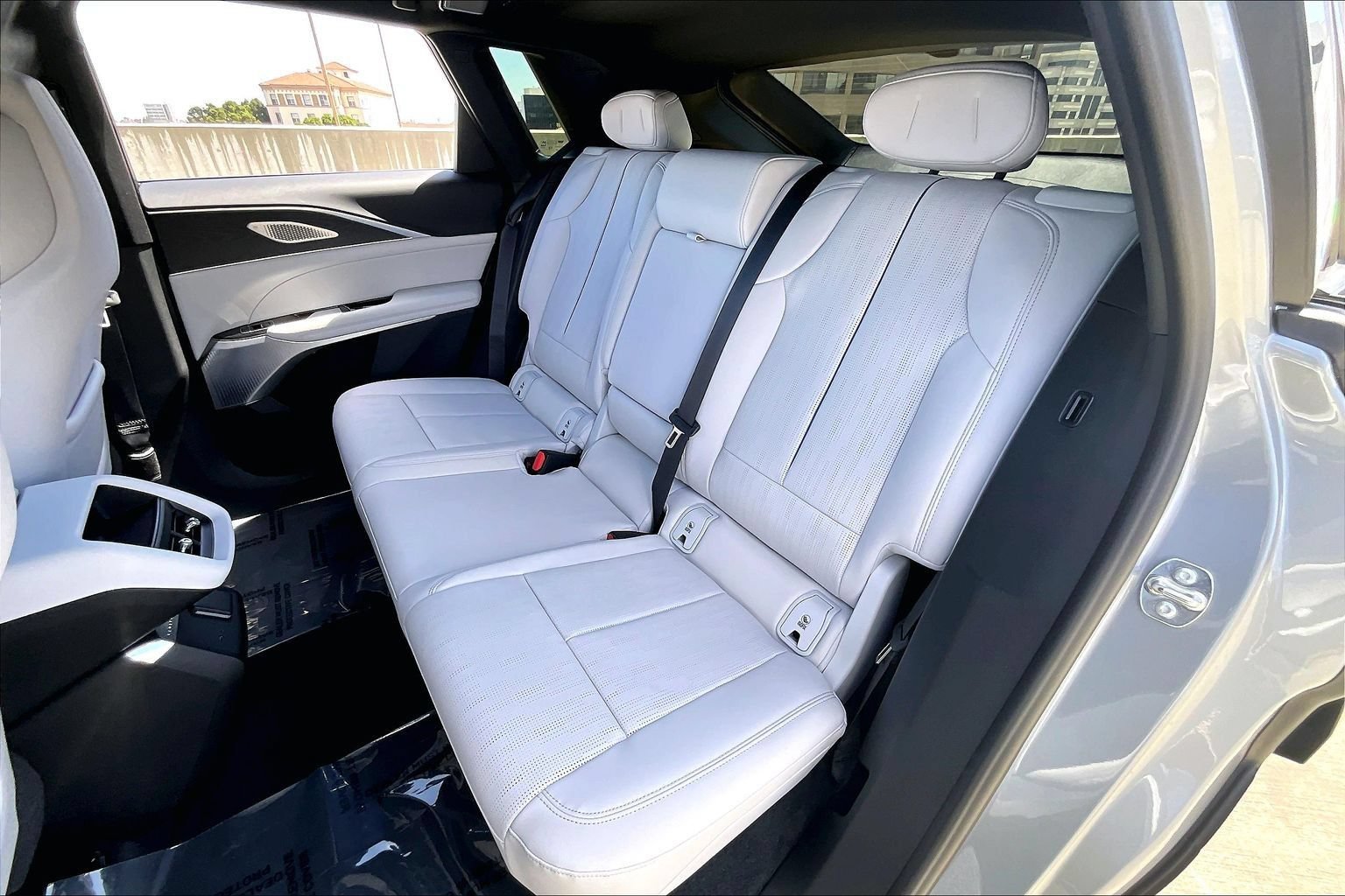 New 2026 Cadillac Lyriq Premium Luxury w/ LPO, Floor Liner Package AWD/4WD image 17