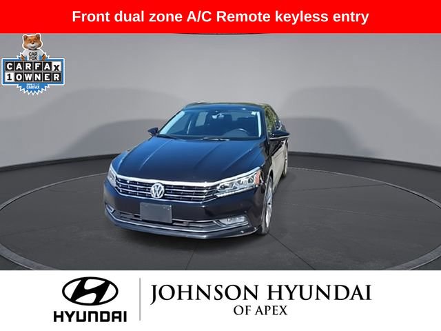 Used 2016 Volkswagen Passat 1.8T SEL Premium image 3