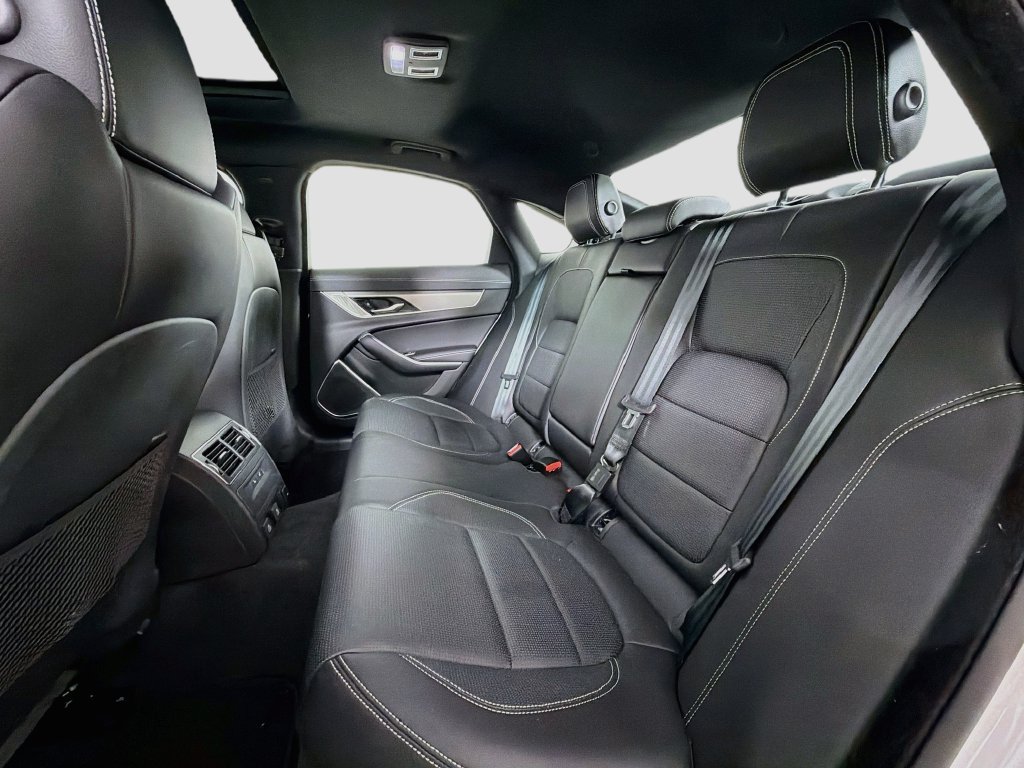 Used 2024 Jaguar XF R-Dynamic SE AWD/4WD image 26