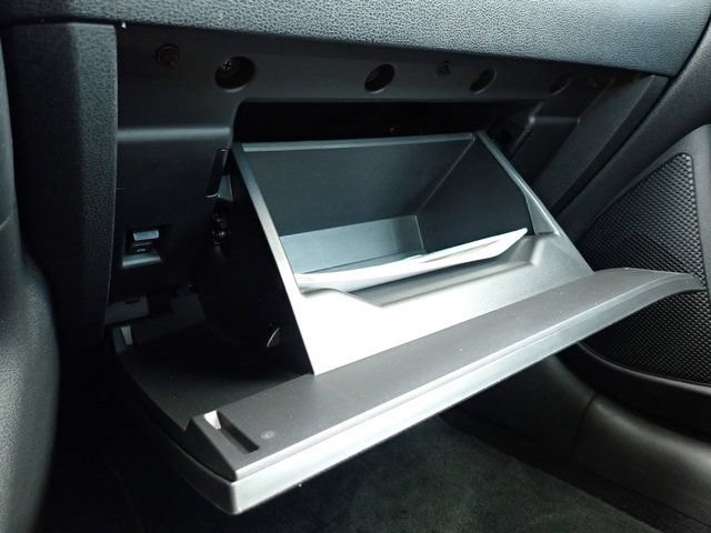 Used 2010 Nissan 370Z Roadster RWD image 27