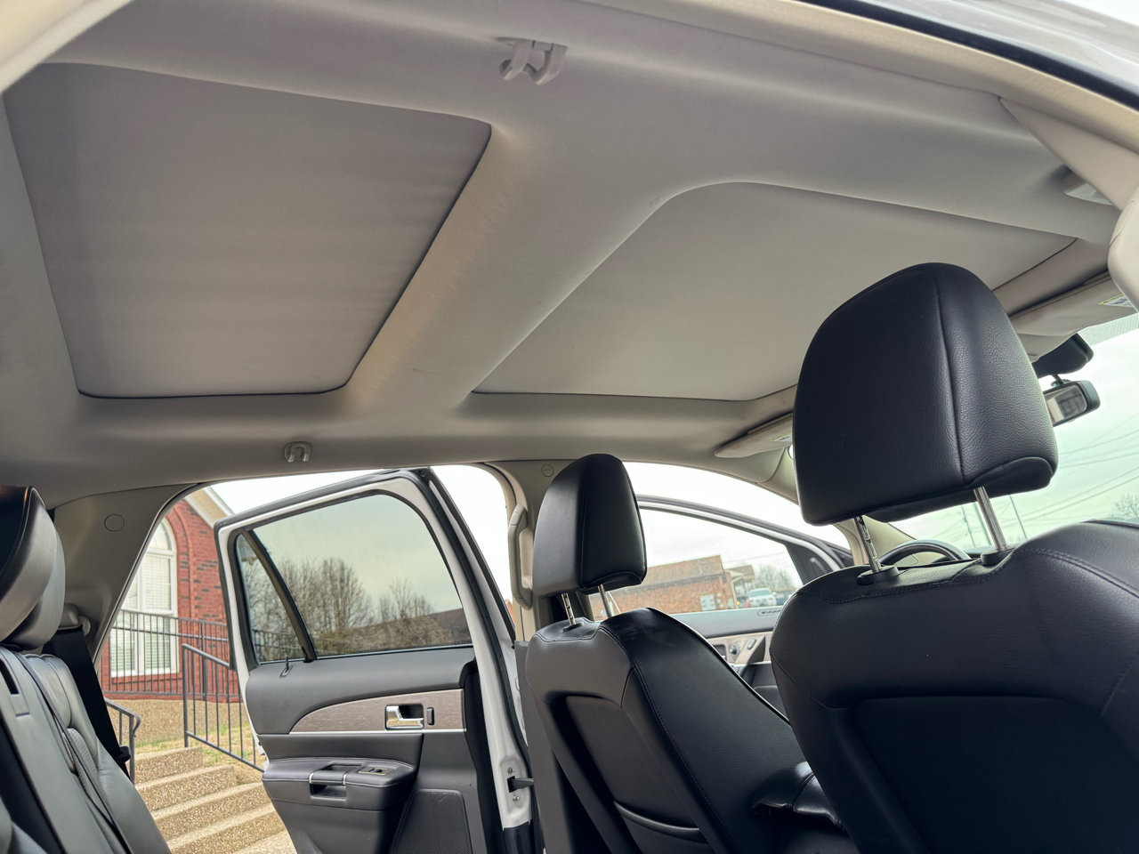 Used 2011 Lincoln MKX AWD w/ 102A Rapid Spec Order Code image 30