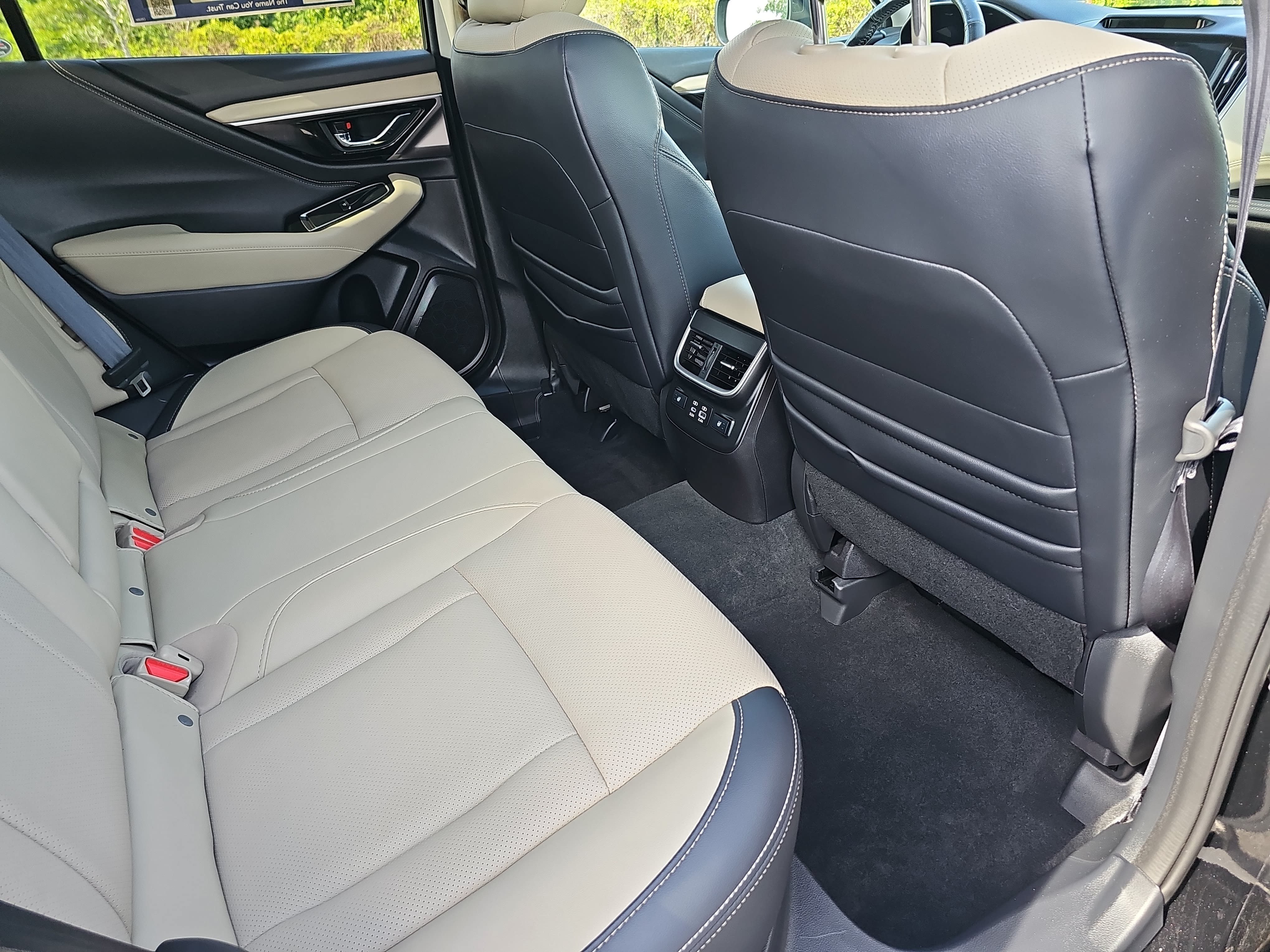 Used 2023 Subaru Outback Limited AWD/4WD image 11