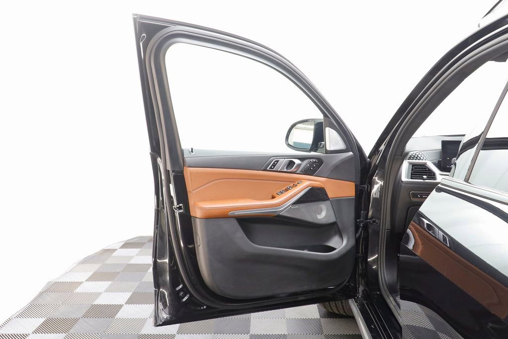 Certified 2026 BMW X7 M60i image 5