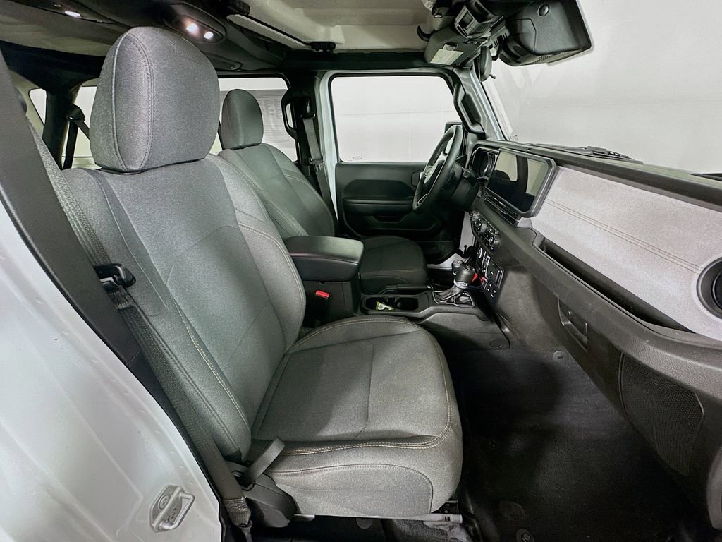 Certified 2025 Jeep Wrangler Willys image 35